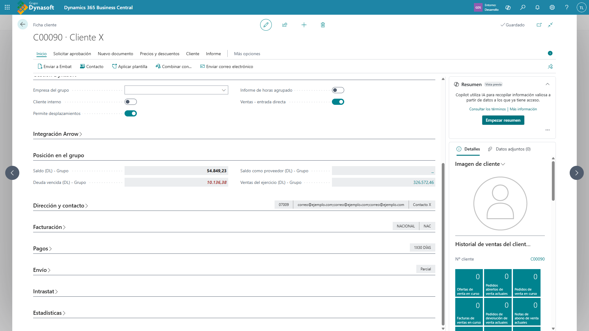 Ficha de Cliente estándar de Business Central con el bloque Posición en el grupo desplegado, mostrando las cuatro cifras.